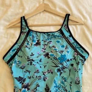 🏖️ Floral Print High-Neck Tankini Top